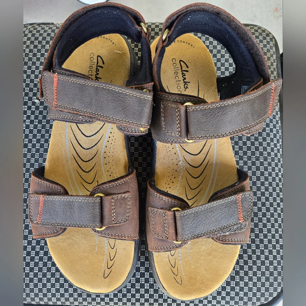 Clarks Brown Sandals‎ Adjustable Velcro Straps